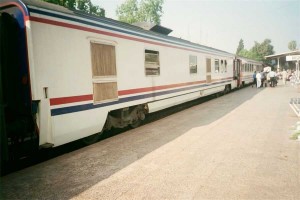TVS2000 generator car is attached to Cukurova Mavi Treni. The train has just arrived at Adana station. 2001. Photo Gökçe Aydın.