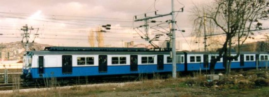 E14000 in the new blue and white livery, at Ankara station in december 1997. Photo JP Charrey