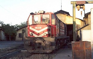 DE24318 being prepared for departure at Elazig depot, June 2001. Photo G. Tunçbilek