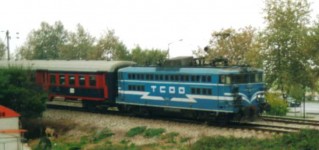 E40015 near Bostanci stn, November 2000 on a local train Adapazari to Haydarpasa
