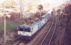 E43000 leading the Bogazici Express out of Bostanci station to Haydarpasa, march 2001. Photo Gökçe Aydin